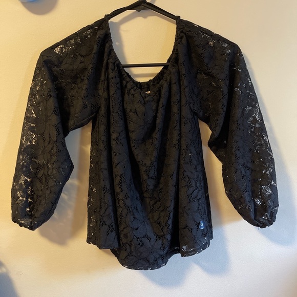 Hollister Co. Off-the-shoulder Black Blouse - Picture 2 of 4